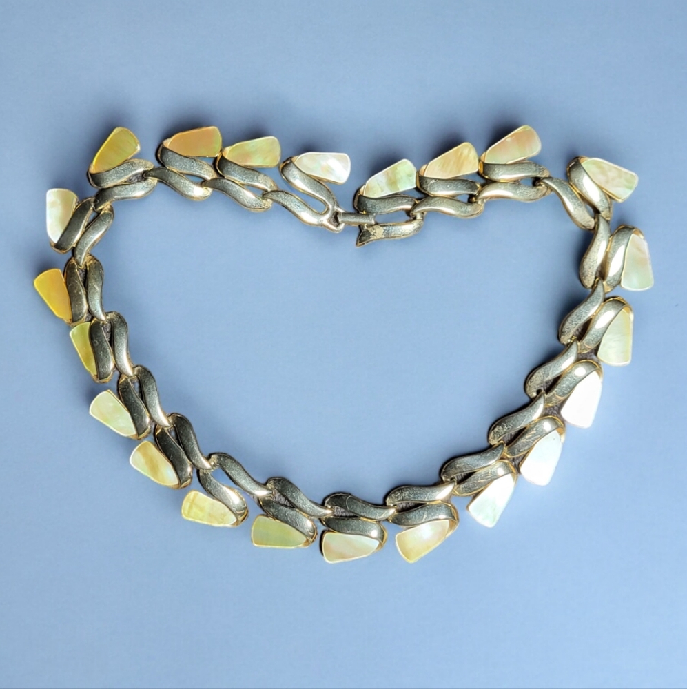 Vintage Necklace Light Yellow Moonglow Lucite Choker 16"